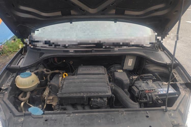 Used Volkswagen Santana 2013 1.6L Automatic Comfort Edition Engine Bay