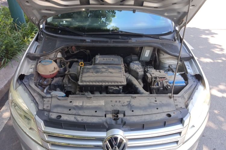 Used Volkswagen Santana 2013 1.6L Manual Comfort Edition Engine Bay