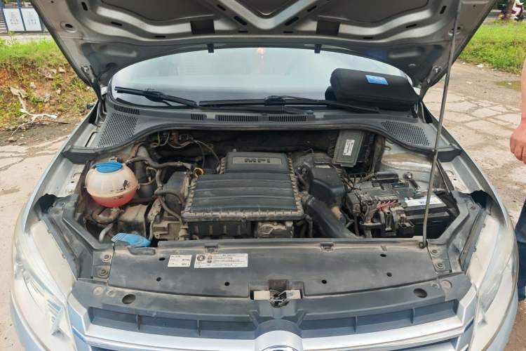 Used Volkswagen Santana 2013 1.6L Automatic Comfort Edition Engine Bay