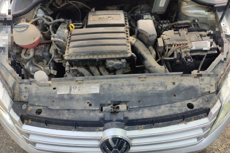 Used Volkswagen Santana 2013 1.6L Automatic Fashion Edition Engine Bay