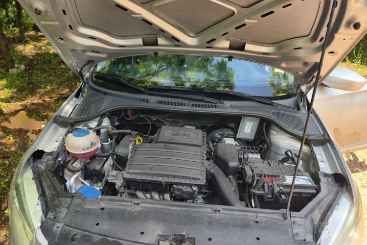 Used Volkswagen Santana 2013 1.4L Manual Comfort Edition Engine Bay
