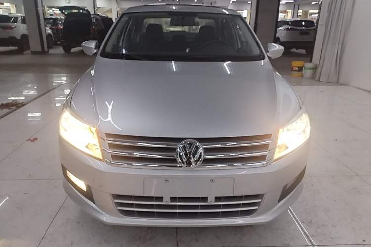 Used Volkswagen Santana 2013 1.6L Automatic Comfort Edition Front
