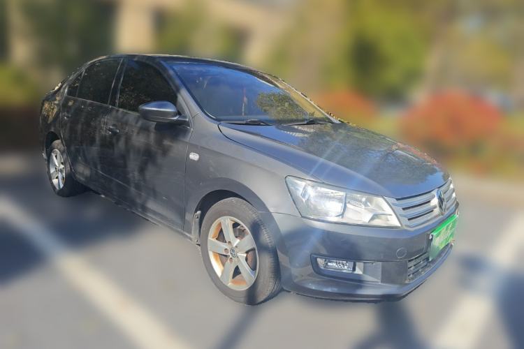 Used Volkswagen Santana 2013 1.6L Automatic Comfort Edition Front Right 45 Deg