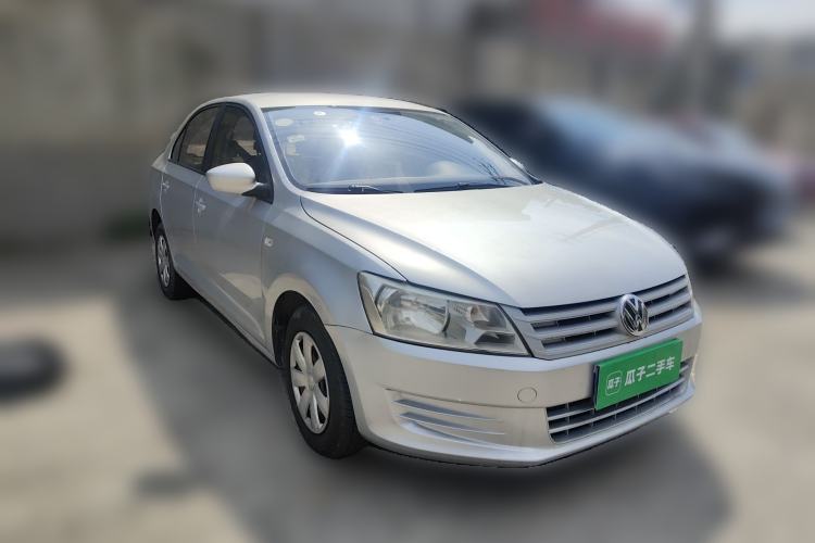 Used Volkswagen Santana 2013 1.6L Automatic Fashion Edition Front Right 45 Deg