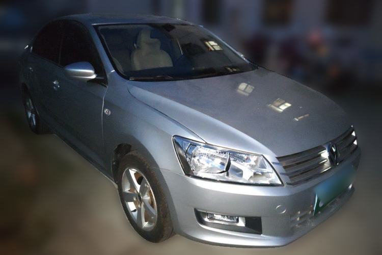 Used Volkswagen Santana 2013 1.6L Automatic Comfort Edition Front Right 45 Deg