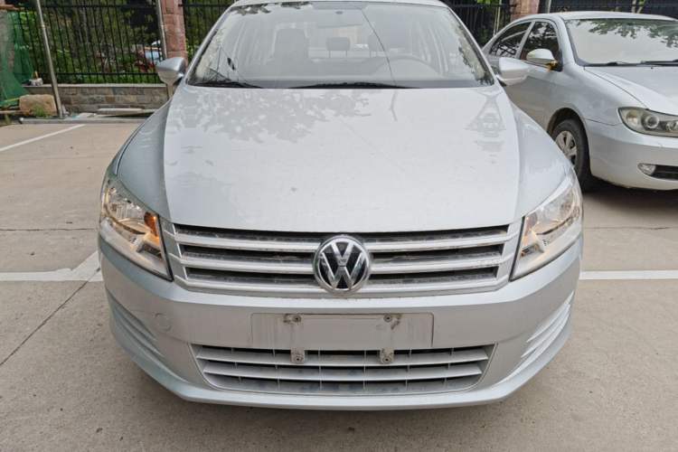 Used Volkswagen Santana 2013 1.6L Manual Fashion Edition Front