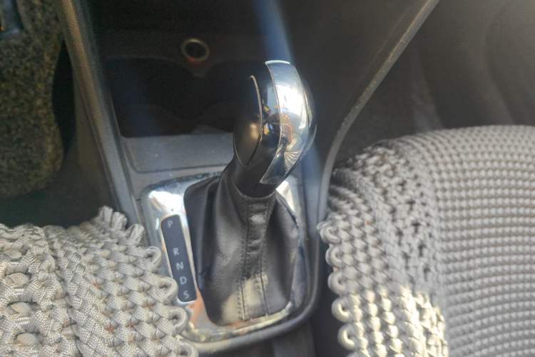 Used Volkswagen Santana 2013 1.6L Automatic Comfort Edition Gear Lever
