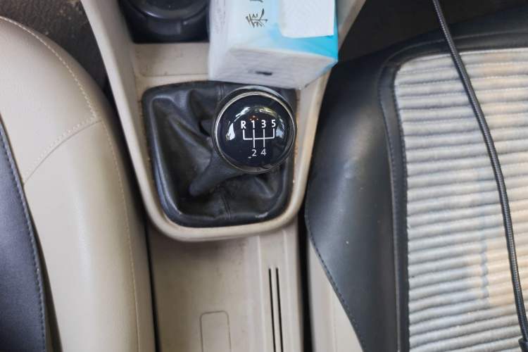 Used Volkswagen Santana 2013 1.6L Manual Comfort Edition Gear Lever