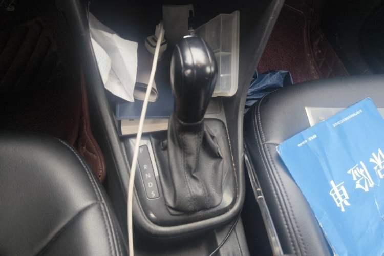 Used Volkswagen Santana 2013 1.6L Automatic Fashion Edition Gear Lever