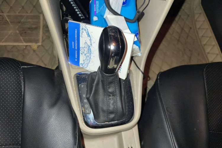 Used Volkswagen Santana 2013 1.6L Automatic Comfort Edition Gear Lever