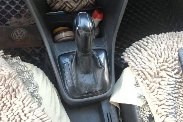 Used Volkswagen Santana 2013 1.6L Automatic Fashion Edition Gear Lever