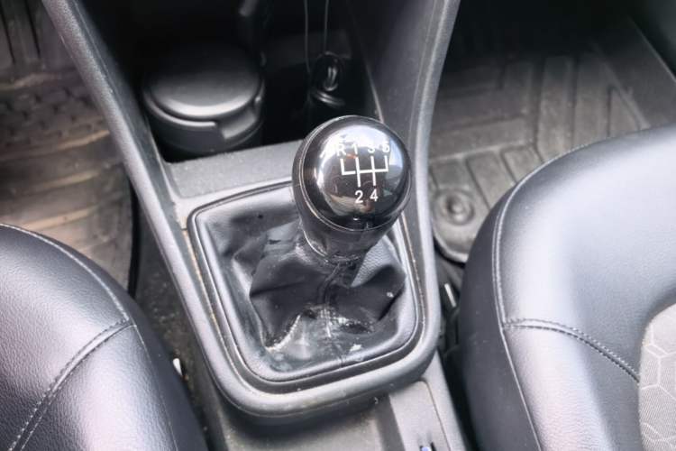 Used Volkswagen Santana 2013 1.6L Manual Comfort Edition Gear Lever