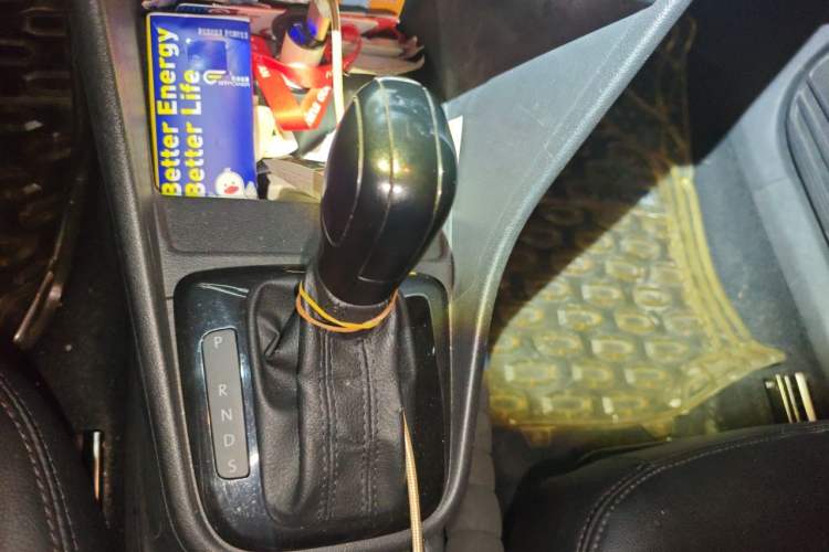 Used Volkswagen Santana 2013 1.6L Automatic Fashion Edition Gear Lever
