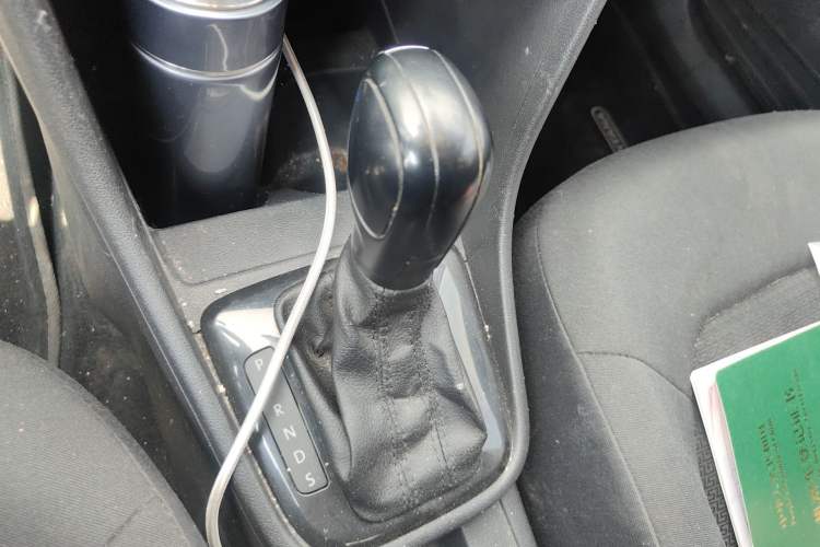 Used Volkswagen Santana 2013 1.6L Automatic Fashion Edition Gear Lever