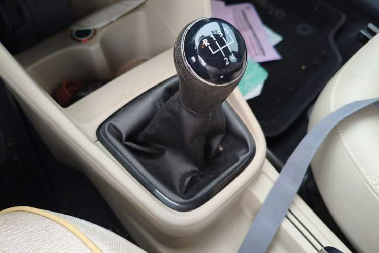 Used Volkswagen Santana 2013 1.6L Manual Comfort Edition Gear Lever