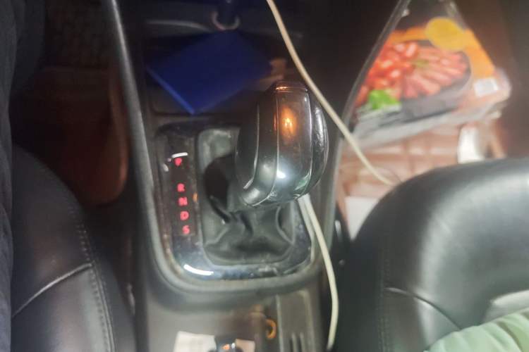 Used Volkswagen Santana 2013 1.6L Automatic Luxury Edition Gear Lever