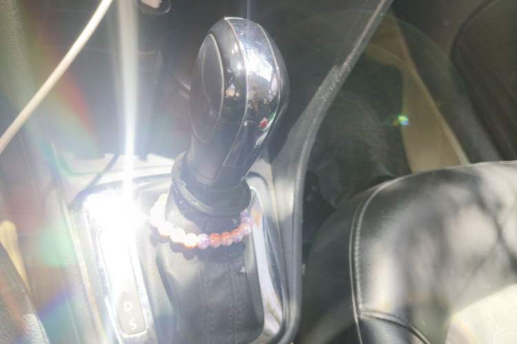 Used Volkswagen Santana 2013 1.6L Automatic Comfort Edition Gear Lever