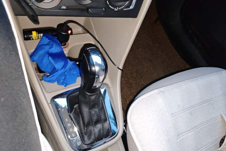 Used Volkswagen Santana 2013 1.6L Automatic Comfort Edition Gear Lever