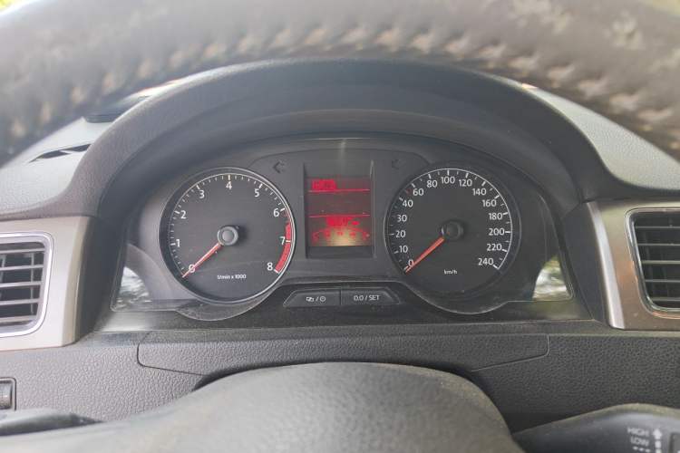 Used Volkswagen Santana 2013 1.6L Manual Comfort Edition Instrument Cluster