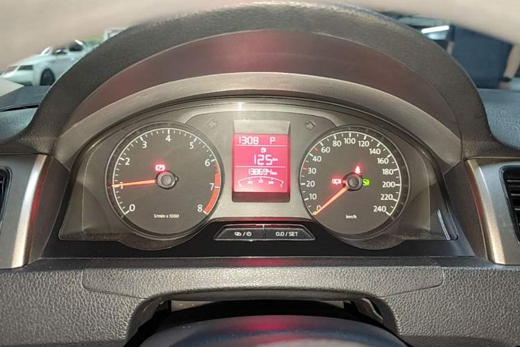 Used Volkswagen Santana 2013 1.6L Automatic Comfort Edition Instrument Cluster