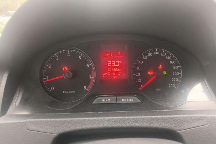 Used Volkswagen Santana 2013 1.6L Automatic Fashion Edition Instrument Cluster
