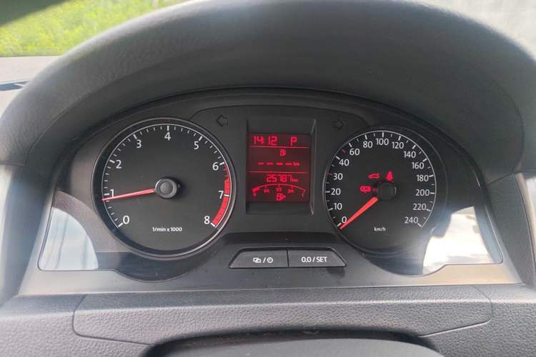 Used Volkswagen Santana 2013 1.6L Automatic Comfort Edition Instrument Cluster