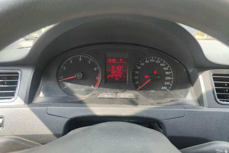 Used Volkswagen Santana 2013 1.6L Automatic Fashion Edition Instrument Cluster