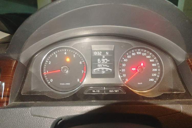 Used Volkswagen Santana 2013 1.6L Automatic Luxury Edition Instrument Cluster