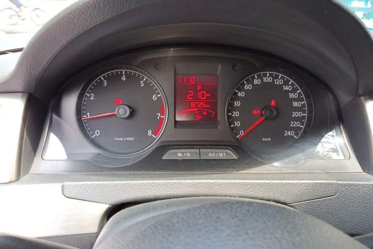 Used Volkswagen Santana 2013 1.6L Manual Comfort Edition Instrument Cluster