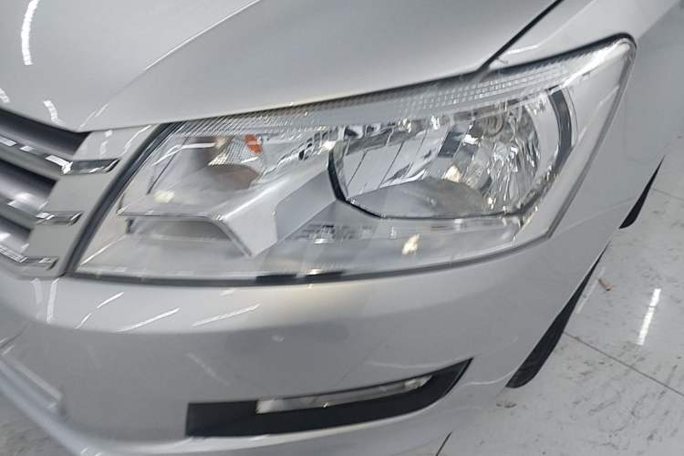 Used Volkswagen Santana 2013 1.6L Automatic Comfort Edition Left Front Headlight