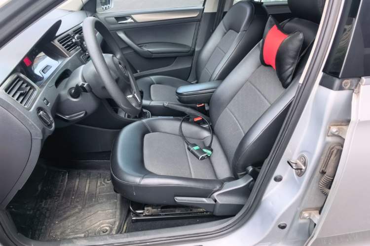 Used Volkswagen Santana 2013 1.6L Manual Comfort Edition Left Front Seat