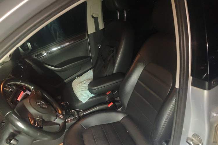 Used Volkswagen Santana 2013 1.6L Automatic Luxury Edition Left Front Seat