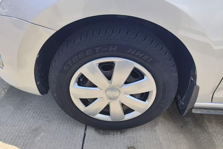 Used Volkswagen Santana 2013 1.4L Manual Fashion Edition Left Front Wheel Hub
