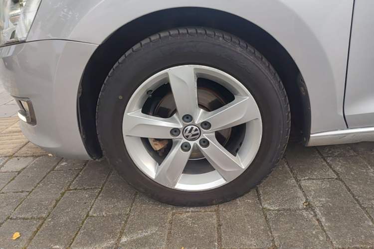 Used Volkswagen Santana 2013 1.6L Automatic Comfort Edition Left Front Wheel Hub