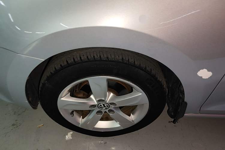 Used Volkswagen Santana 2013 1.6L Automatic Comfort Edition Left Front Wheel Hub