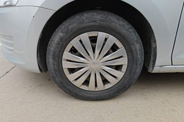 Used Volkswagen Santana 2013 1.6L Manual Fashion Edition Left Front Wheel Hub