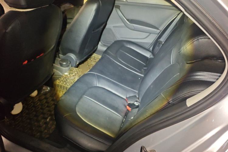 Used Volkswagen Santana 2013 1.6L Automatic Fashion Edition Left Rear Seat