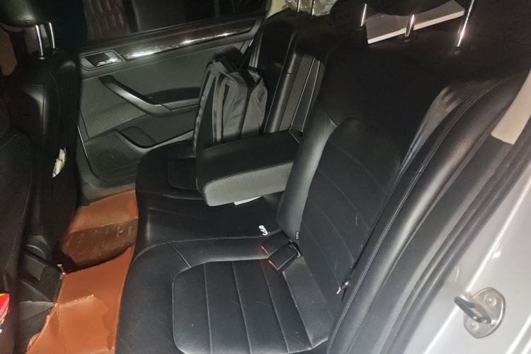 Used Volkswagen Santana 2013 1.6L Automatic Luxury Edition Left Rear Seat