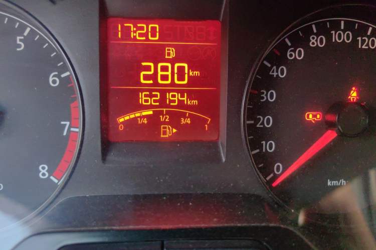 Used Volkswagen Santana 2013 1.6L Manual Comfort Edition Odometer Close Up