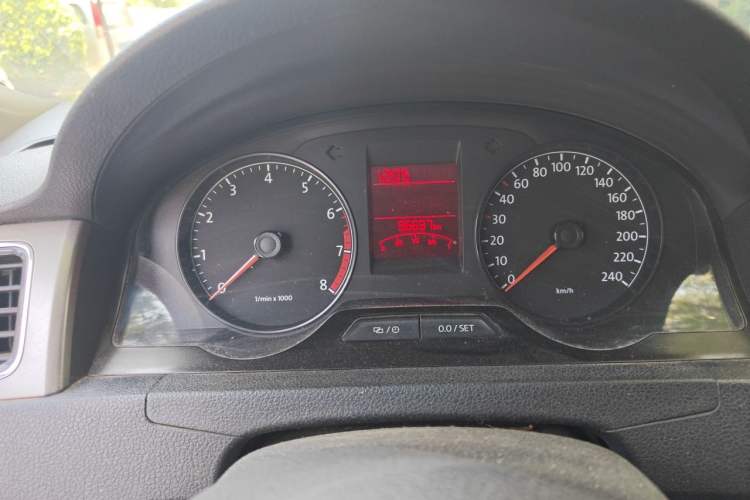 Used Volkswagen Santana 2013 1.6L Manual Comfort Edition Odometer Close Up