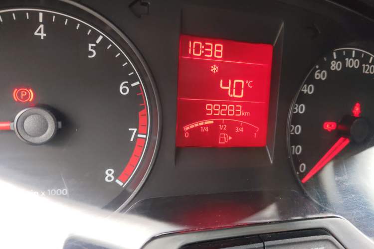 Used Volkswagen Santana 2013 1.4L Manual Comfort Edition Odometer Close Up