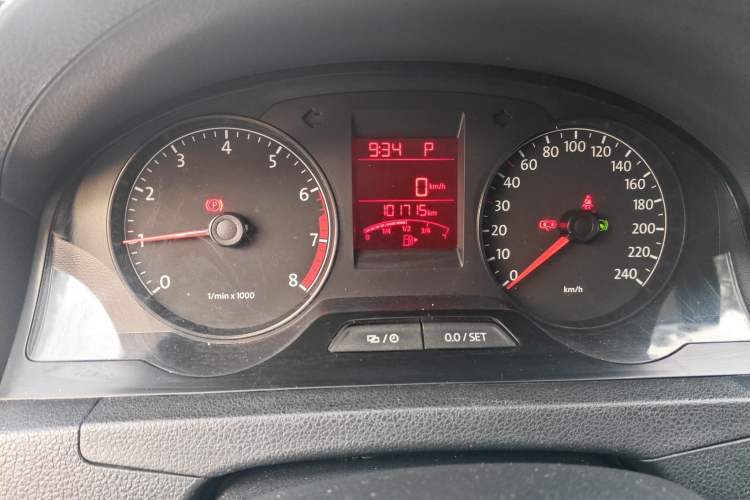 Used Volkswagen Santana 2013 1.6L Automatic Comfort Edition Odometer Close Up