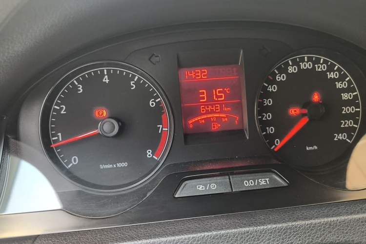 Used Volkswagen Santana 2013 1.4L Manual Comfort Edition Odometer Close Up