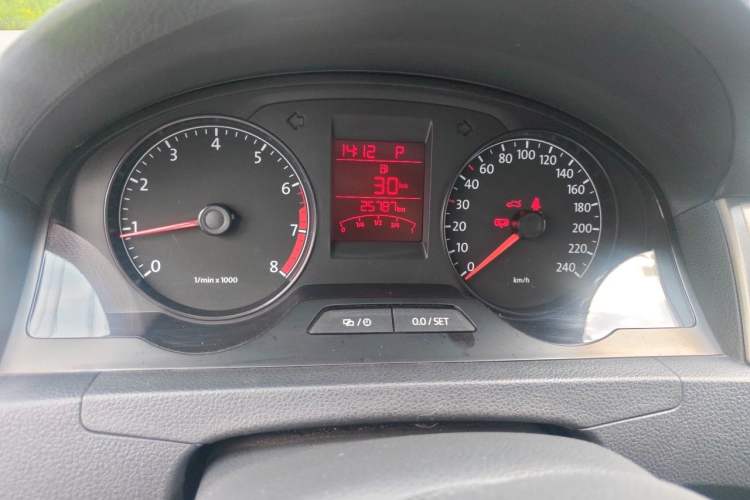 Used Volkswagen Santana 2013 1.6L Automatic Comfort Edition Odometer Close Up