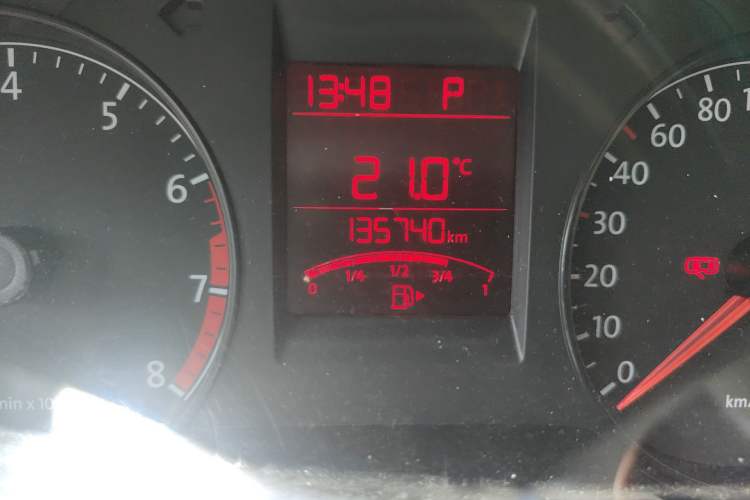 Used Volkswagen Santana 2013 1.6L Automatic Fashion Edition Odometer Close Up