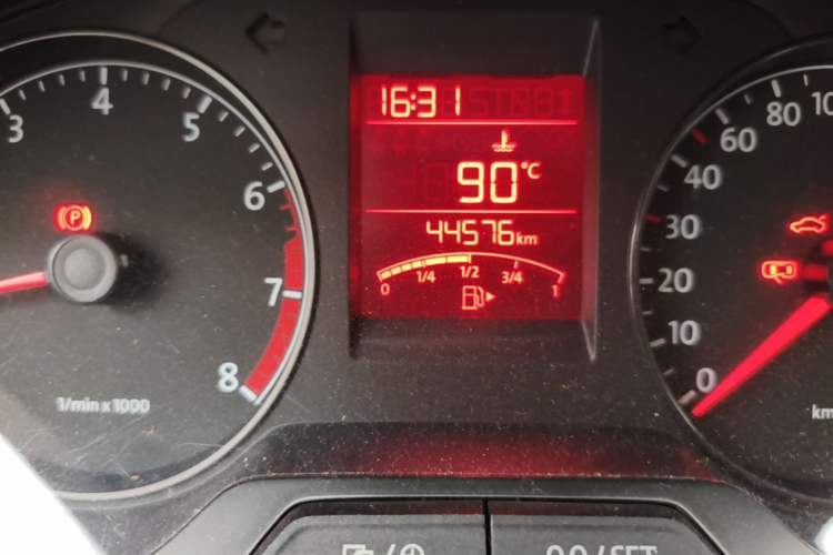 Used Volkswagen Santana 2013 1.6L Manual Comfort Edition Odometer Close Up