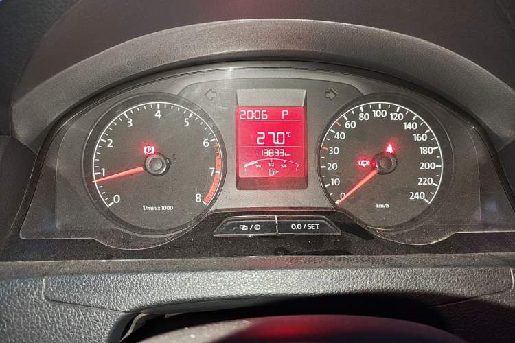 Used Volkswagen Santana 2013 1.6L Automatic Fashion Edition Odometer Close Up