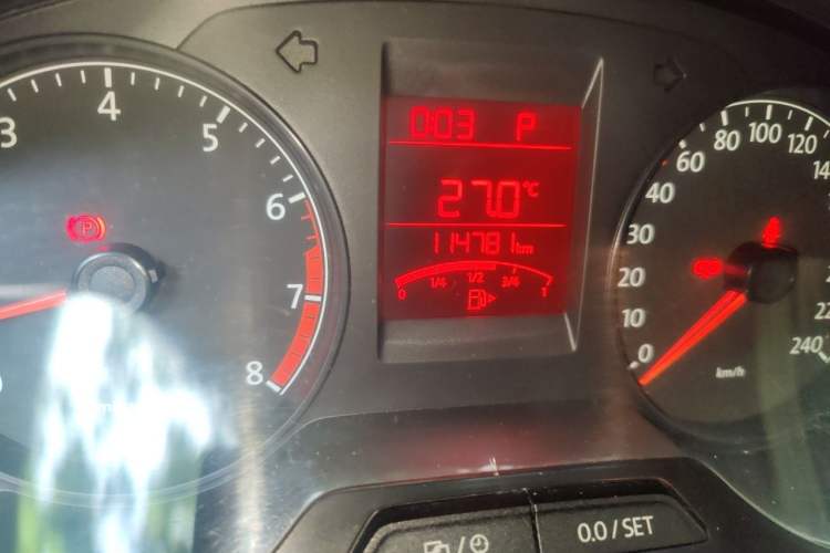 Used Volkswagen Santana 2013 1.6L Automatic Fashion Edition Odometer Close Up
