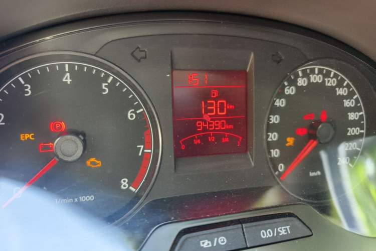 Used Volkswagen Santana 2013 1.4L Manual Comfort Edition Odometer Close Up