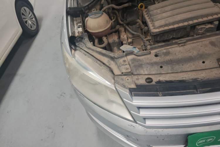 Used Volkswagen Santana 2013 1.6L Manual Fashion Edition Right Front Headlight